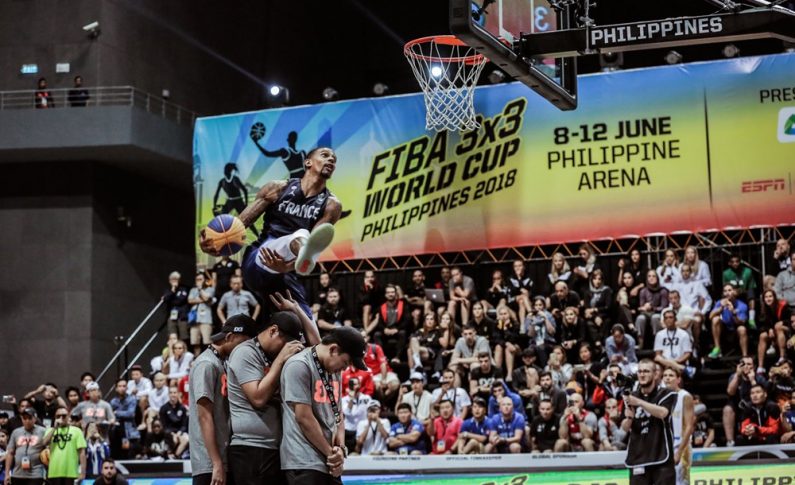 Francezul Guy Dupuy, medaliat cu argint în concursul de slam-dunk de la FIBA 3x3 World Cup din Filipine, alături de americanul Jonathan Clark vor oferi fanilor prezenți la Constanța două sesiuni spectaculoase de slam-dunk, atât sâmbătă cât și duminică. Constanța a devenit în ultimii ani o gazdă tradițională pentru turneele de baschet 3x3, disciplină care începând de anul trecut se află în programul Jocurilor Olimpice, urmând să debuteze la ediția Tokyo 2020. În organizarea Asociației Județene de Baschet și cu sprijinul autorităților locale, au fost organizate în ultimii ani peste 10 competiții FIBA Endorsed, parte din circuitul național Sport Arena Streetball, la care au participat mii de sportivi. FIBA 3x3 Europe Cup Qualifier este organizat de către Asociația Județeană de Baschet Constanța în parteneriat cu Sport Arena Streetball și Federația Română de Baschet, competiția fiind susținută de: Primăria Municipiului Constanța, Sport Loft, Zizin, Regina Maria, Kiss FM, City Park Mall și Radio Constanța. Partenerii globali ai evenimentului sunt: Peak, Wilson și Tissot.