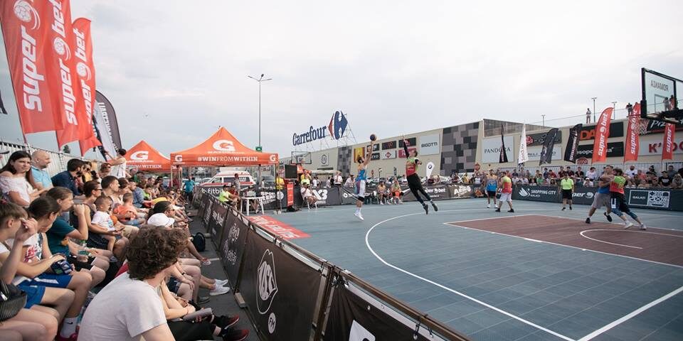 Baschet 3×3 cu US Army: Superbet Caracal Streetball, turneu-premieră în orașul din județul Olt