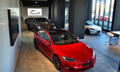 Teslounge Bucharest anunță inaugurarea primului showroom independent pentru mașini Tesla din România